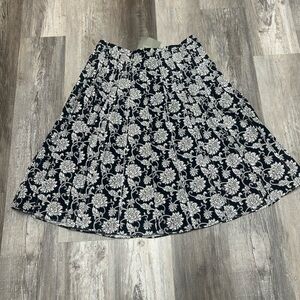 NWT Liz Claiborne Pleated Midi Black And White Skirt Size 12